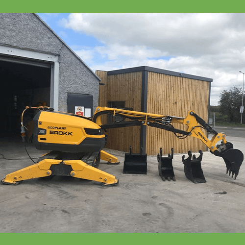 remote demoltion digger with all bucket attachments